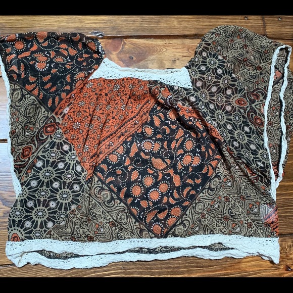 Sheer patterned top - Picture 2 of 3